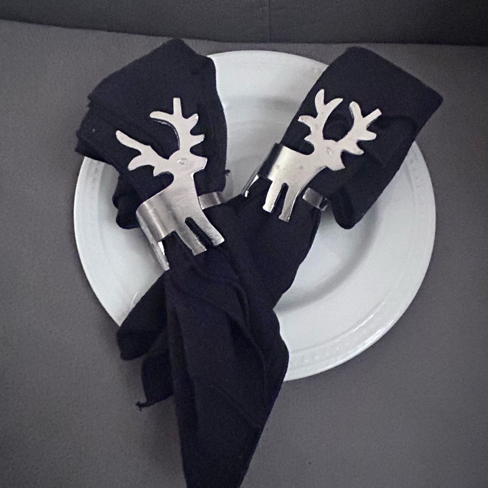 $10 sale 4 silver reindeer napkin ring holders New in package
